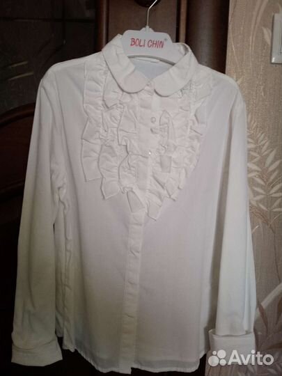 Белая блузка