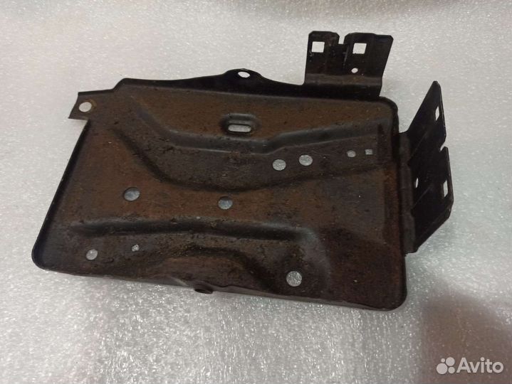 Площадка под аккумулятор Nissan Almera N15