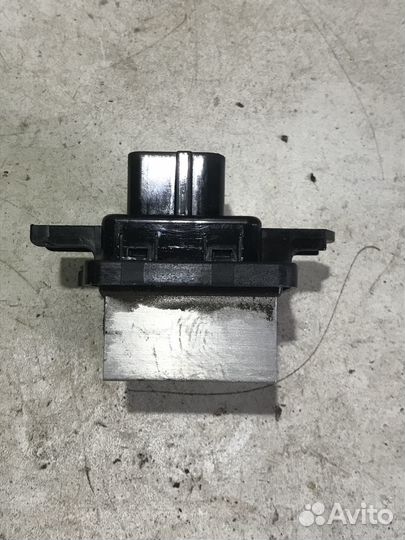 Резистор отопителя Mitsubishi ASX