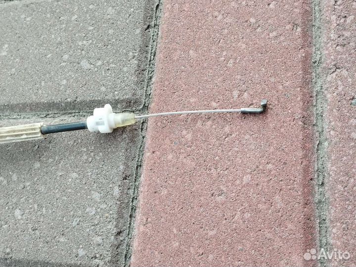 Тросик открывания задний Volkswagen touareg gp