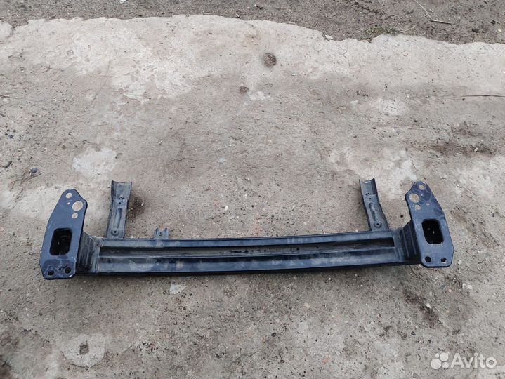 Усилитель переднего бампера Hyundai Solaris 2