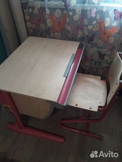 Стол и стул, растущие