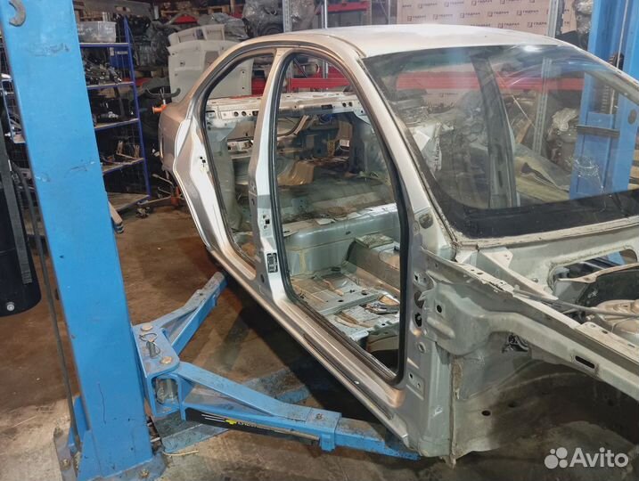 Порог со стойкой правый Ford Mondeo 3 (B4Y) 1357839