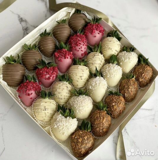 Подарок, клубника в шоколаде