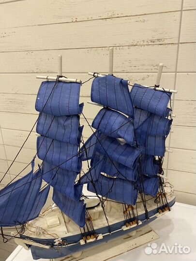Модель парусного корабля