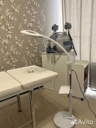 Лампа-лупа для косметолога