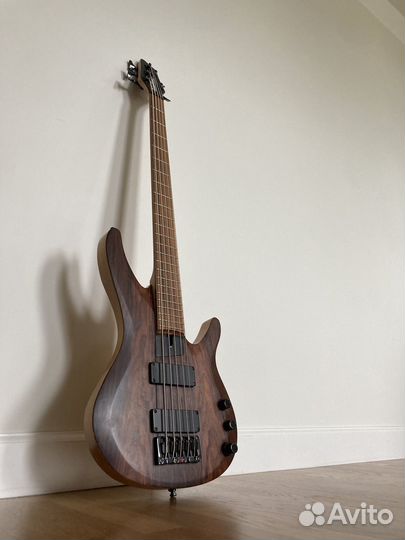 Бас-гитара Washburn BB5