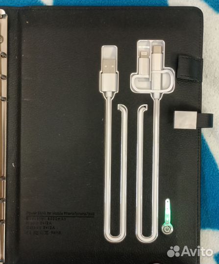 Тетрадь с встроенным повербанком