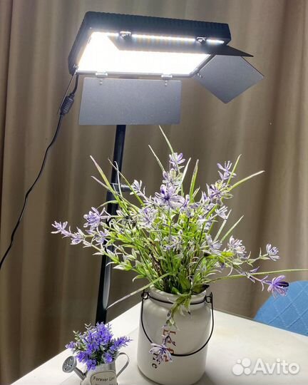 Видеосвет на штативе мощная