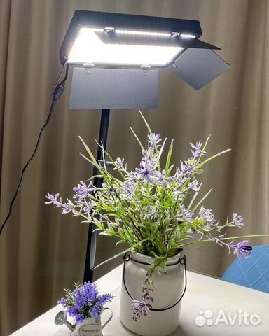 Видеосвет на штативе мощная