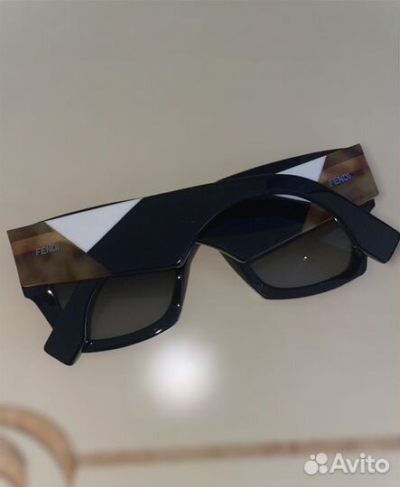 Солнцезащитные очки женские