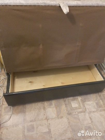 Кожаный диван бу