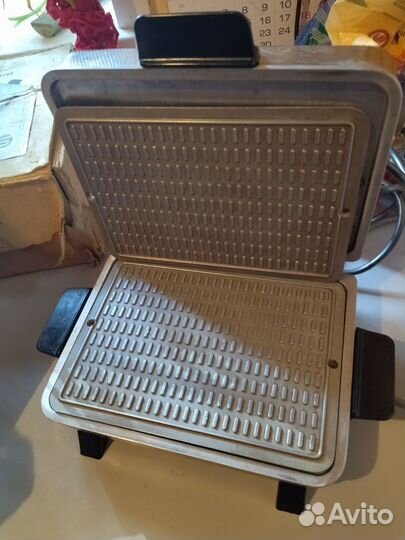 Вафельница новая