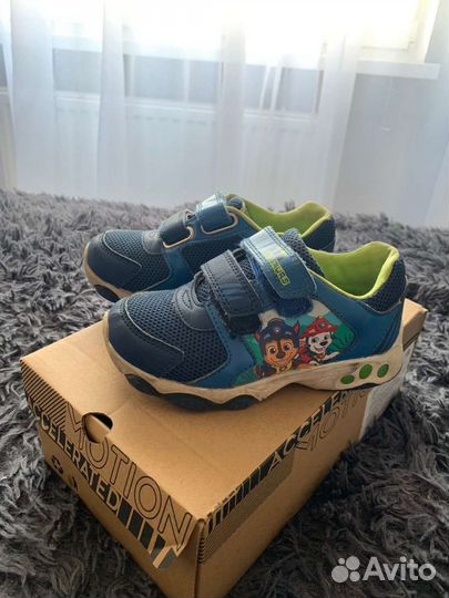 Кроссовки детские