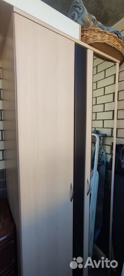 Шкаф распашной