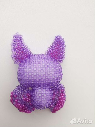 Миниатюрная фигурка из бисера 