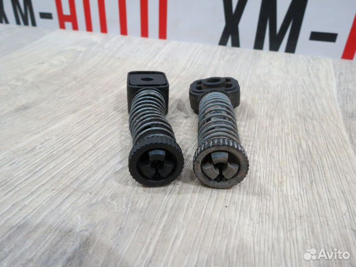 Фиксатор троса кпп Skoda Rapid