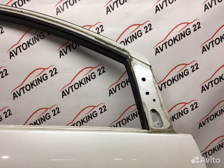 Дверь боковая передняя правая Toyota Wish ZNE10