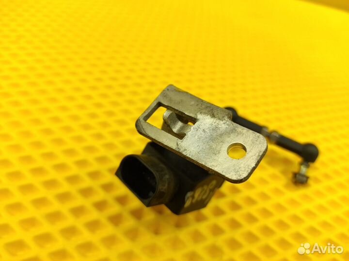 Датчик дорожного просвета задний правый Bmw 523I