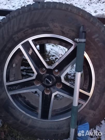 Колеса шипованые р16