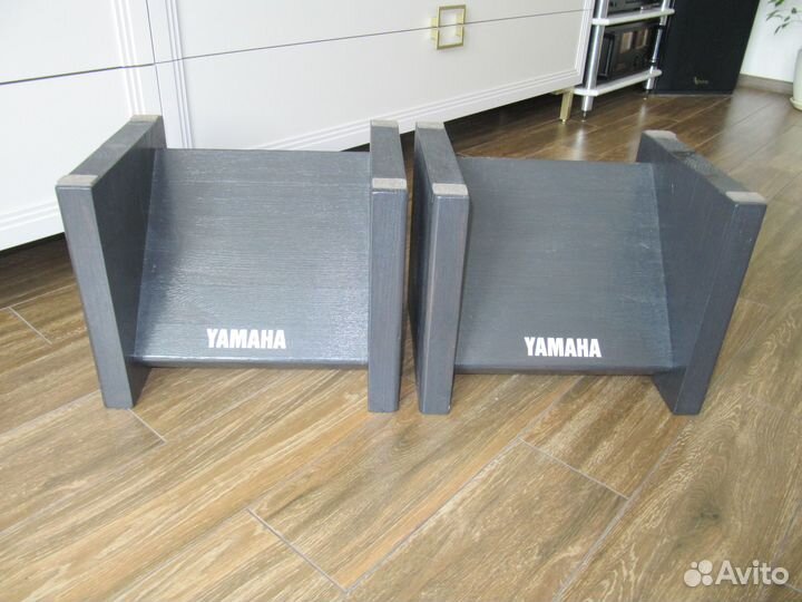 Подставки под акустику