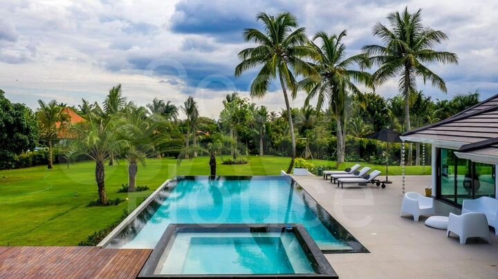 Дом 290 м² на участке 19 сот.