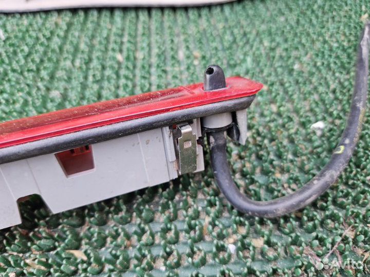 Стоп сигнал Renault Megane 3 1.6 K4M839 AT 2011