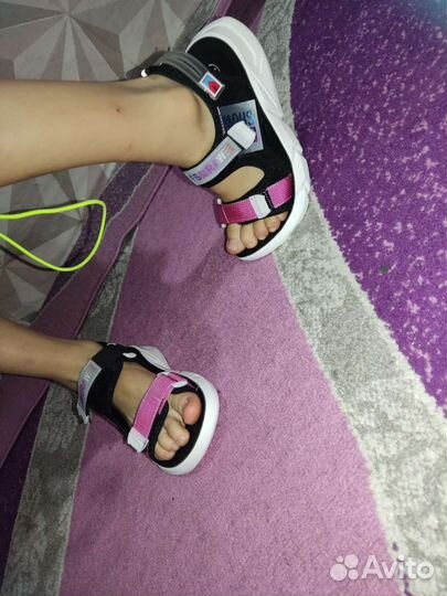 Сандали для девочки новые