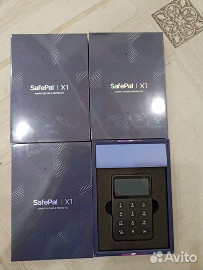 Аппаратный криптокошелек SafePal X1