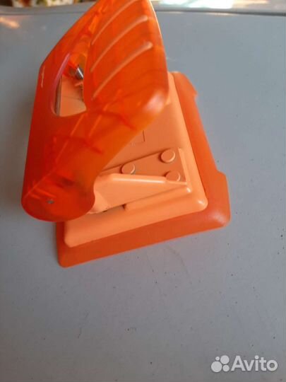 Дырокол канцелярский