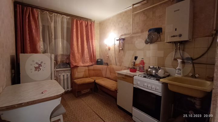 2-к. квартира, 52 м², 1/3 эт.
