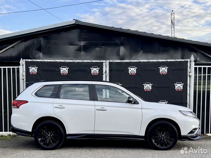 Mitsubishi Outlander 2.4 CVT, 2022, 1 км