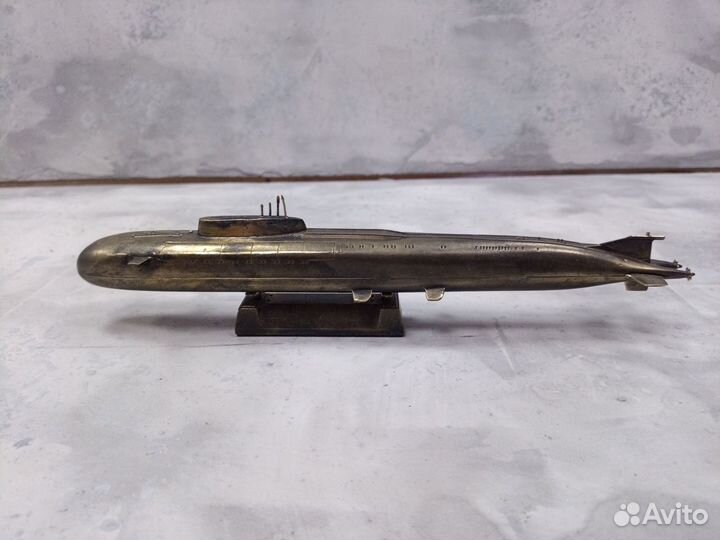 Модель атомного подводного крейсера 