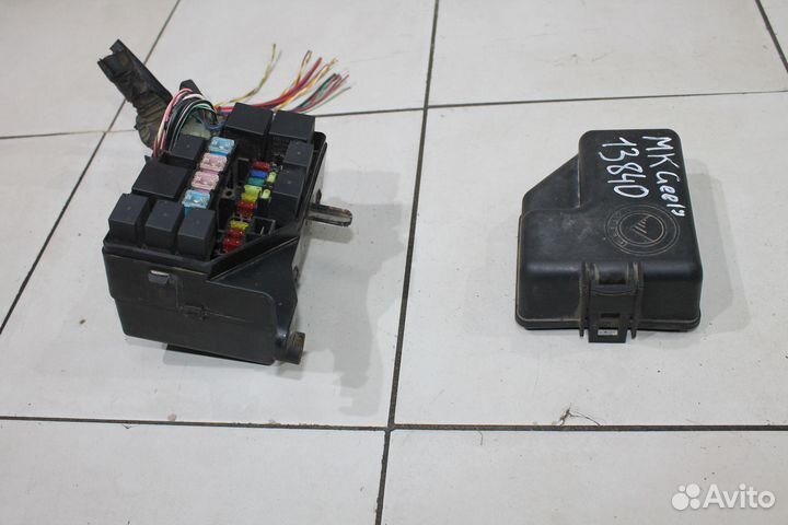 Блок предохранителей 1017004439 Geely MK 1.5