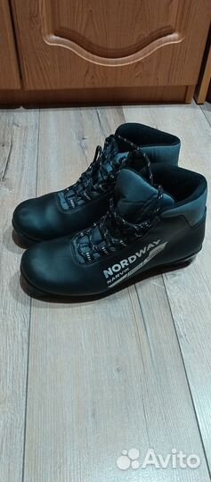 Лыжные ботинки