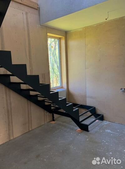 Лестничиный металлокаркас