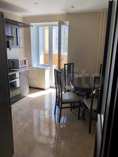 2-к. квартира, 60 м², 6/10 эт.