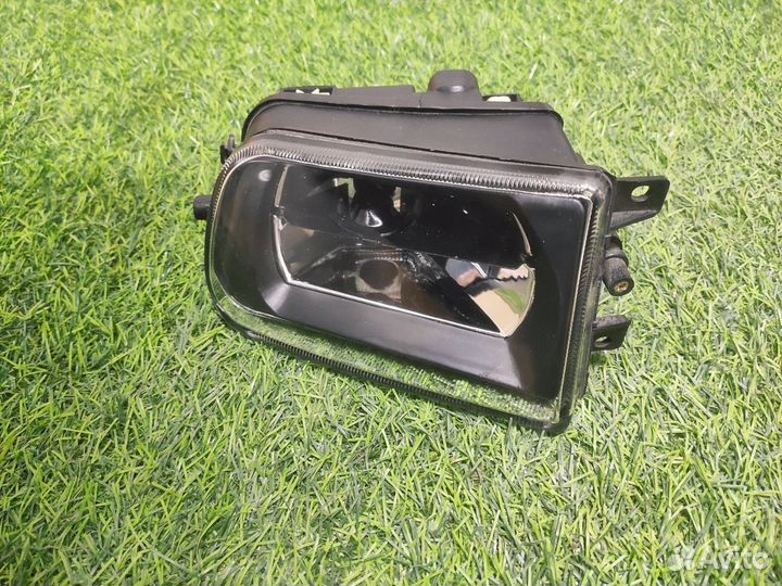 Фара противотуманная передняя левая Bmw 5 Series