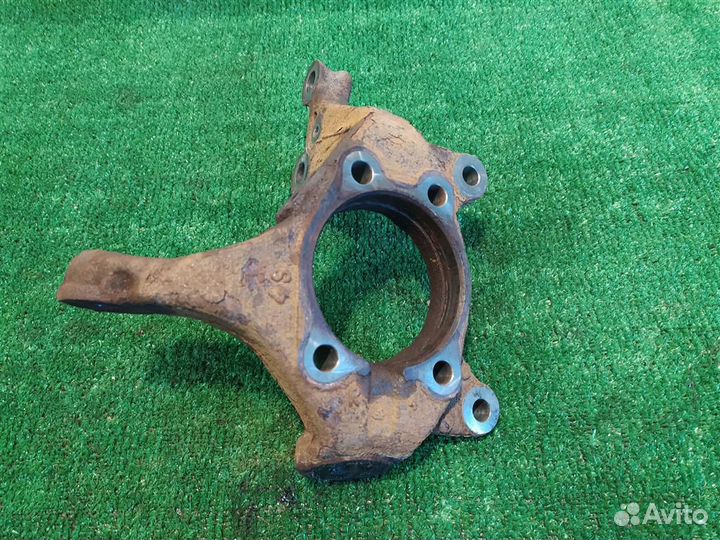 Кулак передний правый Toyota RAV4 A30 2007