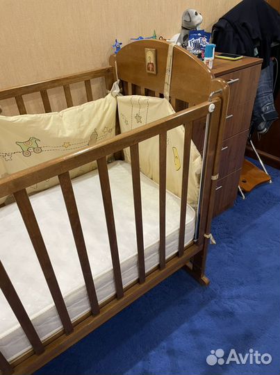 Детская кроватка