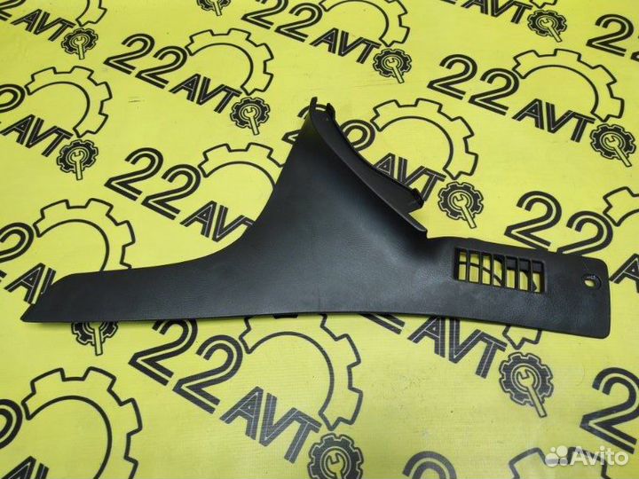 Накладка на панель передняя правая Subaru Legacy