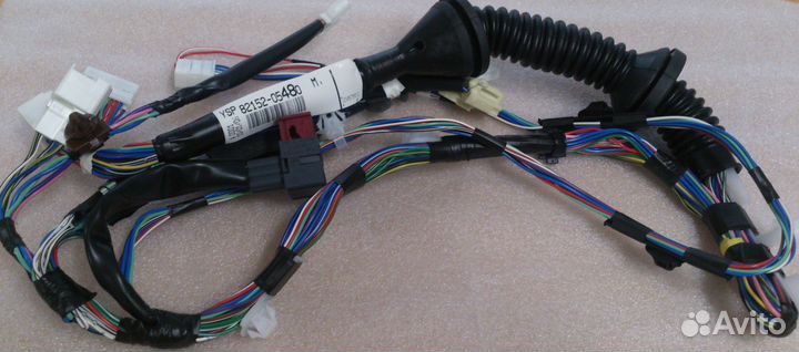 Проводка двери 8215205480 Toyota Avensis II 03-08