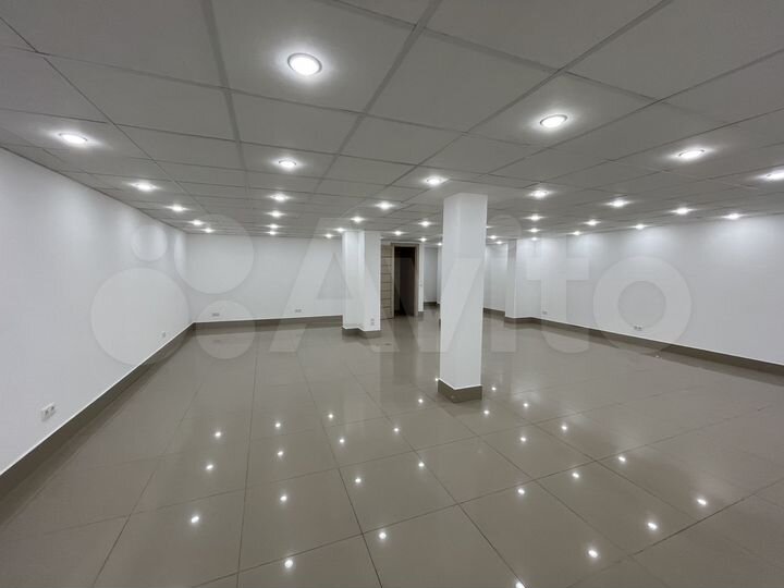 Помещение у остановки автобусов, 83.6 м²