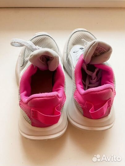 Кроссовки для девочки