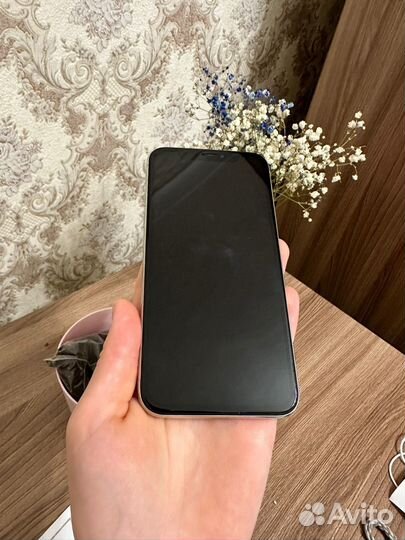 iPhone X, 64 ГБ