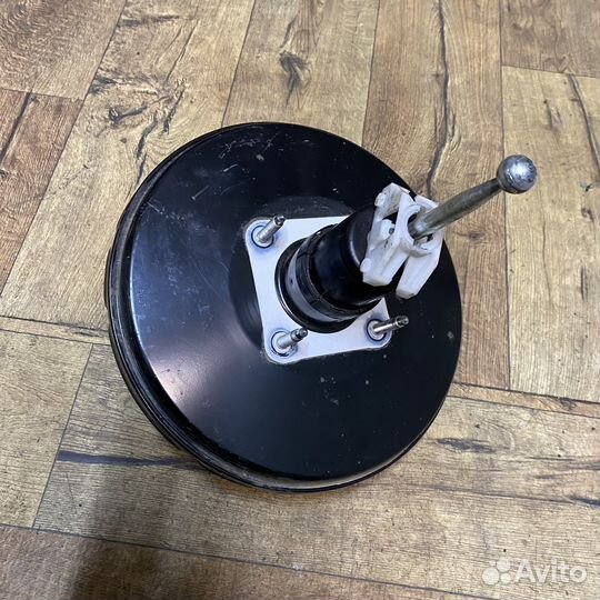 Вакуумный усилитель тормозов VW Polo