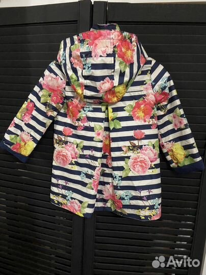 Непромокаемый плащ