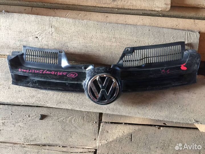 Решетка радиатора Volkswagen Golf 5