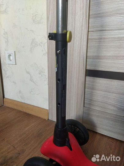 Трёхколёсный регулируемый самокат