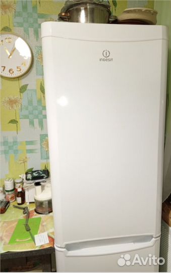 Холодильник Indesit B18FNF 025